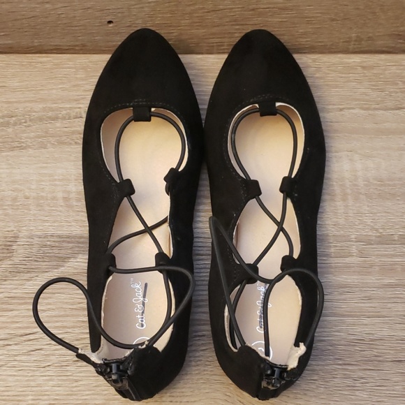 $6 w/ bundle! Girls Cat & Jack Black Flats - Picture 4 of 6